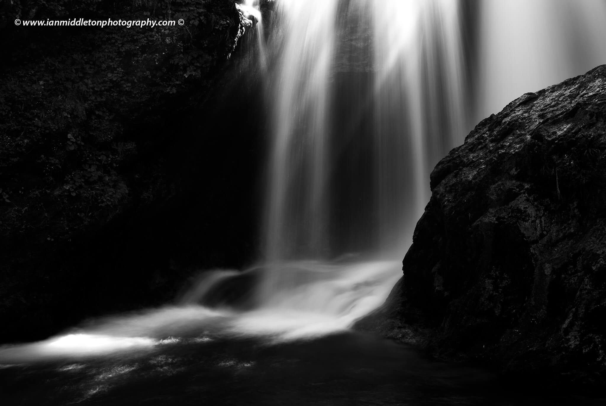 black_and_white_landscape_photography