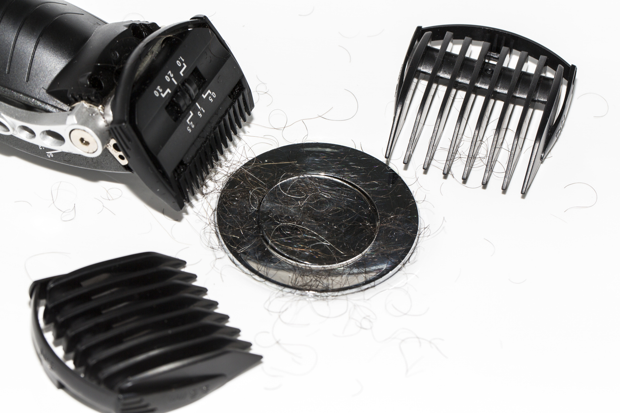 Hair clipper with guards