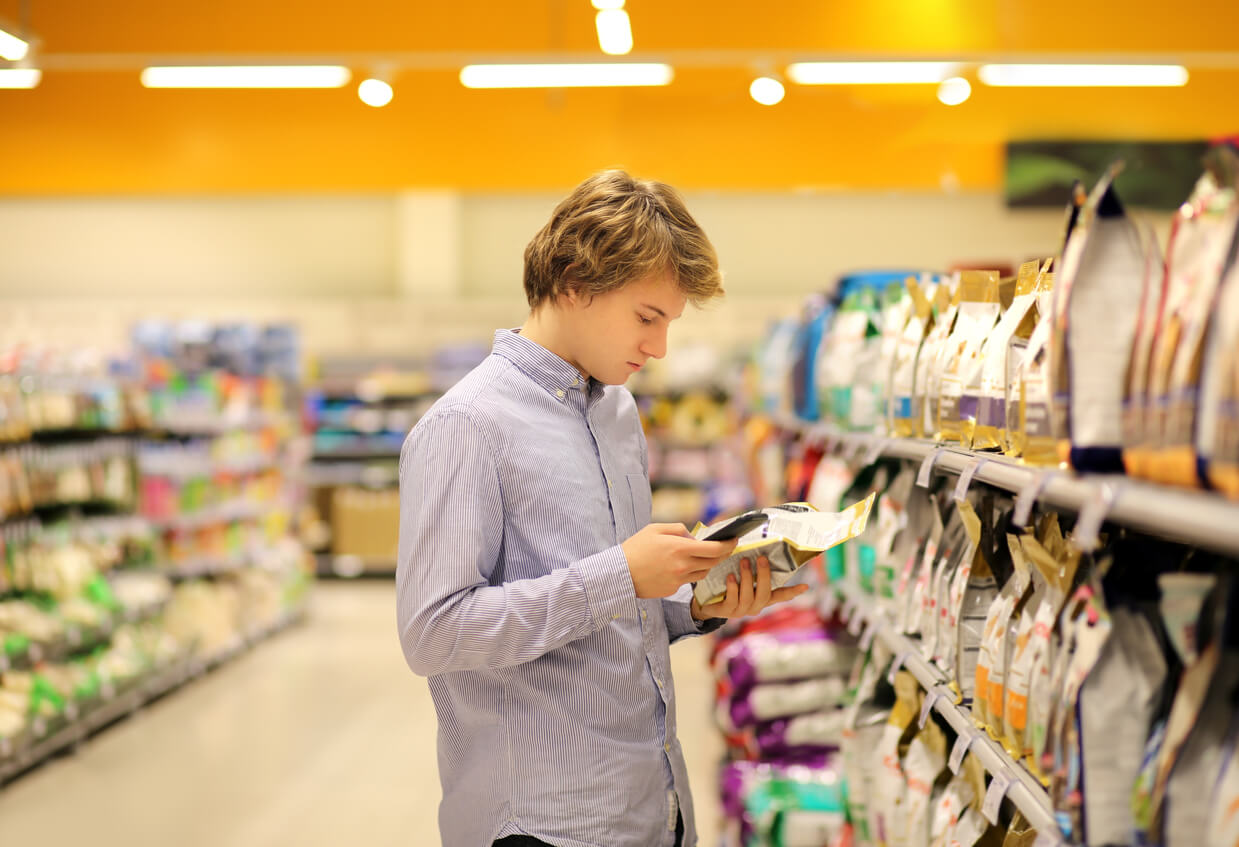 pet-food-in-shop