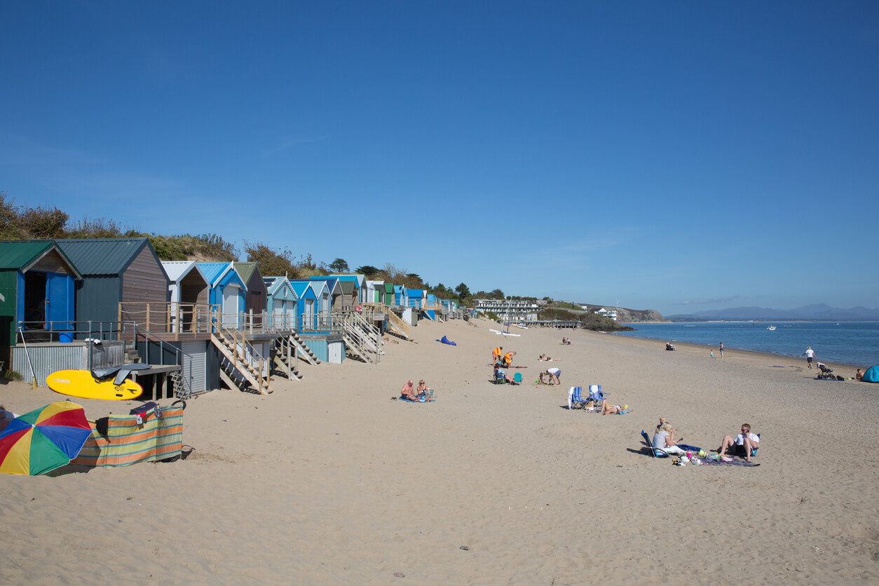 abersoch-beach-huts